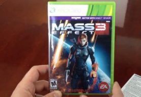 Mass Effect 3 Reversible Cover has Female Shepard