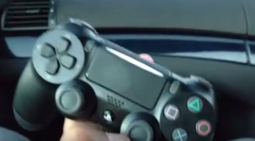 The New PS4 Slim DUALSHOCK 4 Controller Flashes Lightbar At The Front