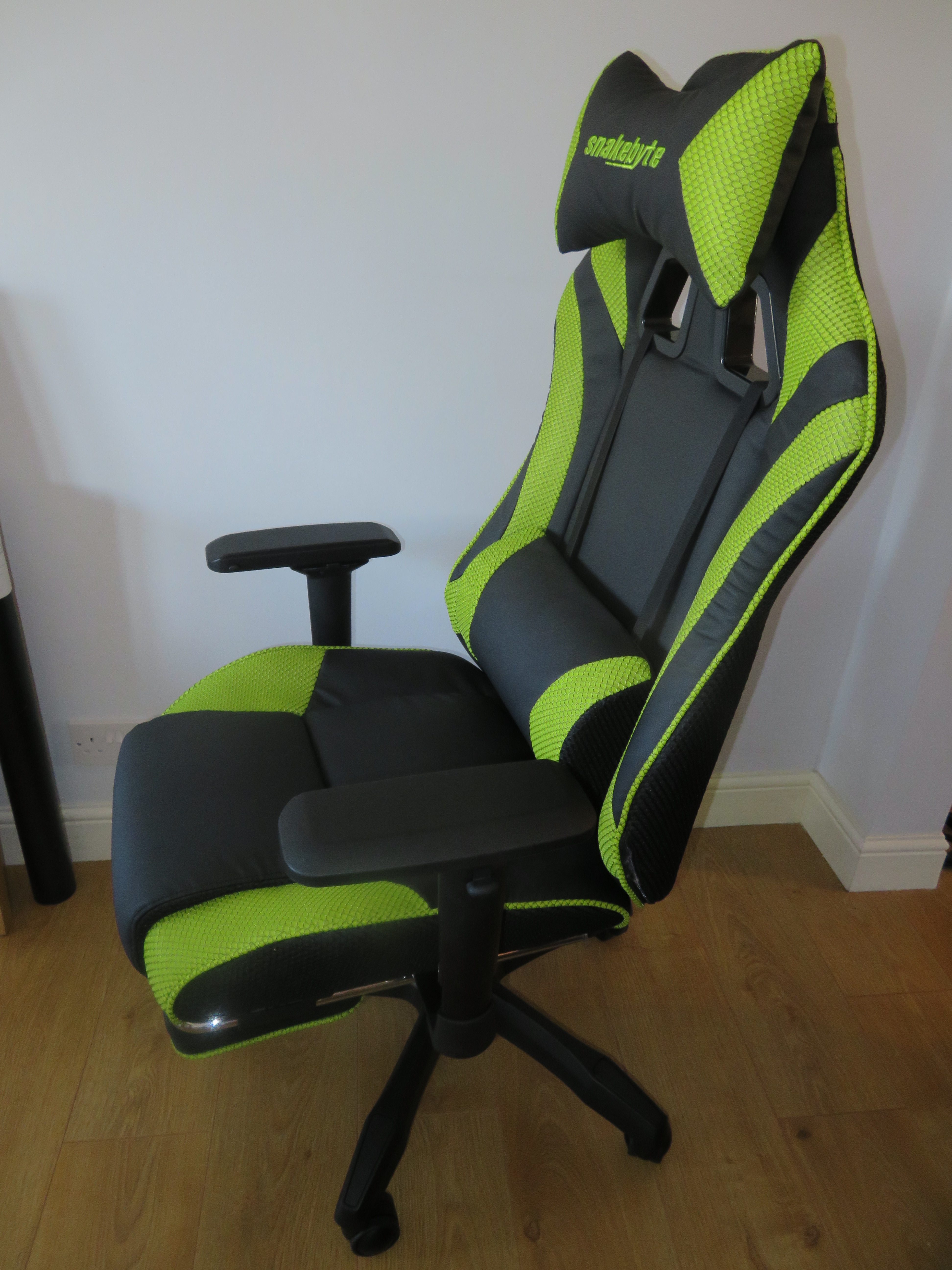 snakebyte GAMING:SEAT Adjustable Desk Chair for Gamers Black/Yellow 