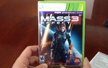Mass Effect 3 Reversible Cover has Female Shepard