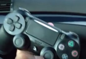 The New PS4 Slim DUALSHOCK 4 Controller Flashes Lightbar At The Front