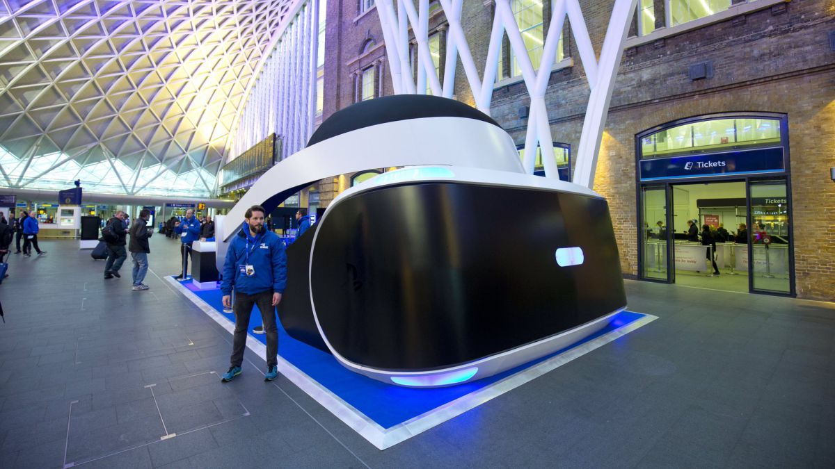 Huge PlayStation VR Demo Display Put Up In The UK